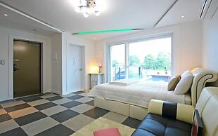 Gyeongju the One Pension - Red