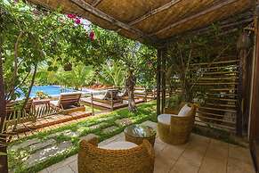 Hotel Punta Camarón Bungalows & Suites