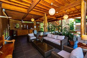 Hotel Punta Camarón Bungalows & Suites