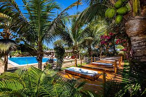 Hotel Punta Camarón Bungalows & Suites