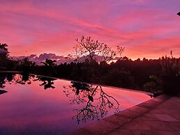 Shanti Natural Panorama View Hotel
