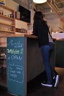 Ini Kobe Hostel & Cafe Bar