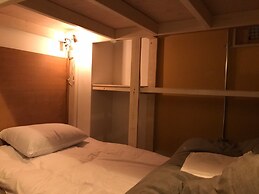 Ini Kobe Hostel & Cafe Bar