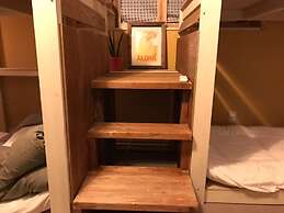 Ini Kobe Hostel & Cafe Bar