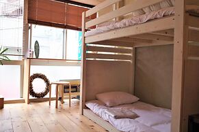 Ini Kobe Hostel & Cafe Bar