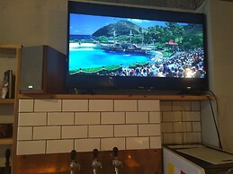 Ini Kobe Hostel & Cafe Bar