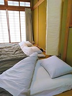 Ini Kobe Hostel & Cafe Bar