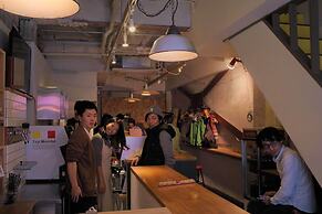 Ini Kobe Hostel & Cafe Bar