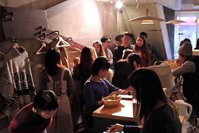 Ini Kobe Hostel & Cafe Bar
