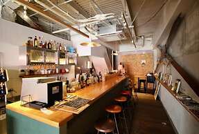 Ini Kobe Hostel & Cafe Bar