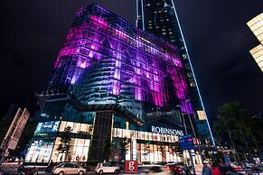 Expressionz Suites KLCC by Like Home