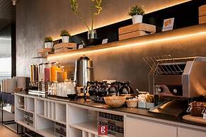 Expressionz Suites KLCC by Like Home