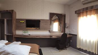 Hotel Syariah Larismanis