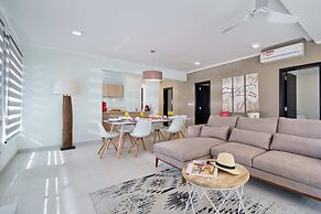 Ocean Legends Beachfront Suites