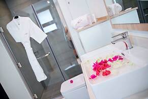 Ocean Legends Beachfront Suites