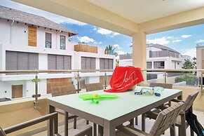 Ocean Legends Beachfront Suites