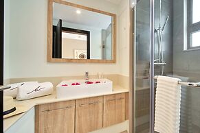 Ocean Legends Beachfront Suites