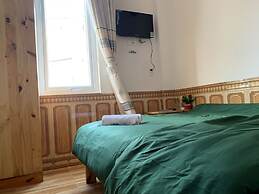 Lee Na Hotel - Hostel