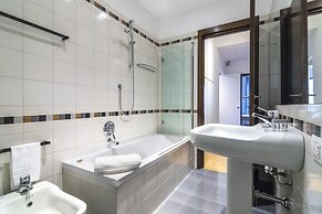 Santa Valeria - 4 Bedrooms Apartment