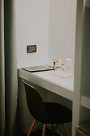 Dim's Hotel