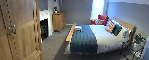 Chic City Centre Georgian Maisonette