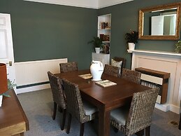 Chic City Centre Georgian Maisonette