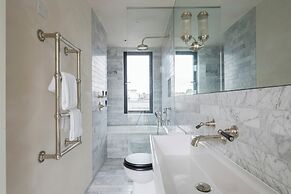 Blythe Road by Onefinestay