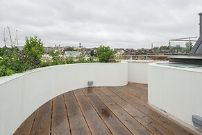 Blythe Road by Onefinestay