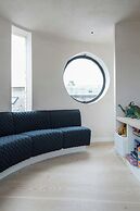 Blythe Road by Onefinestay