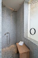 Blythe Road by Onefinestay