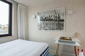 Blythe Road by Onefinestay