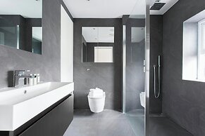 Cromwell Road II by Onefinestay