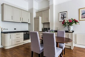 Harcourt Terrace II by Onefinestay