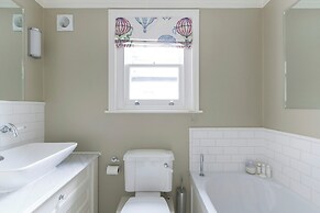 Rigault Road by Onefinestay