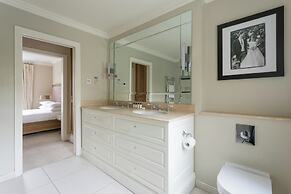 Rigault Road by Onefinestay