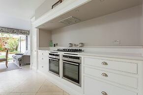 Rigault Road by Onefinestay