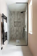 Rigault Road by Onefinestay