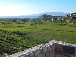 Armonia Studios and Villas