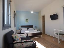 Armonia Studios and Villas