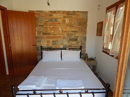 Armonia Studios and Villas