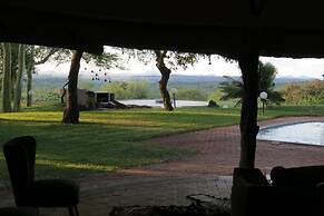 Maswiri Hayoma Lodge