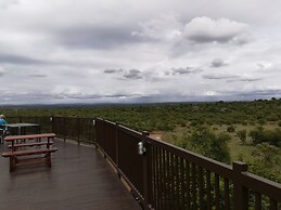 Monateng Safari Lodge
