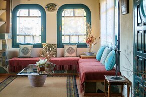 Gorgeous Stone Cottage by the sea