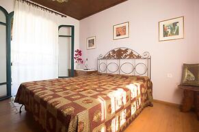 Gorgeous Stone Cottage by the sea