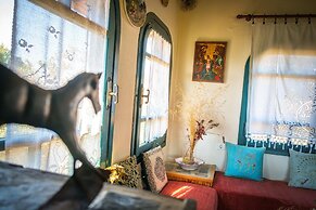 Gorgeous Stone Cottage by the sea