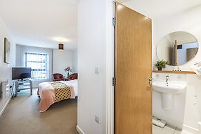 Splendid 3 Bedroom Apartment Marina View