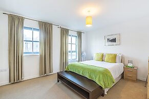 Splendid 3 Bedroom Apartment Marina View