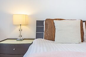 Splendid 3 Bedroom Apartment Marina View