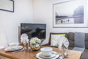 Splendid 3 Bedroom Apartment Marina View