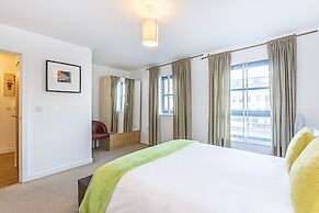 Splendid 3 Bedroom Apartment Marina View